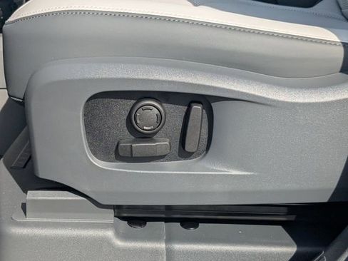 New 2026 Land Rover Defender 110 X-Dynamic SE AWD/4WD image 19