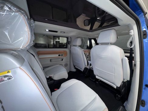 New 2025 Volkswagen ID. Buzz 1st Edition image 29