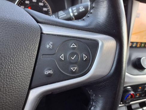 Used 2022 GMC Acadia SLT FWD image 15