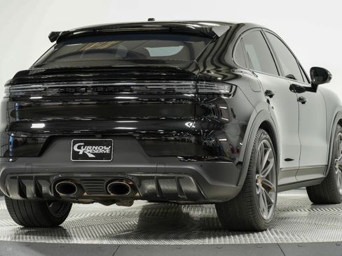 Used 2024 Porsche Cayenne Turbo GT AWD/4WD image 21