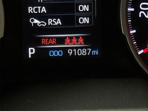Used 2021 Toyota RAV4 XLE image 15