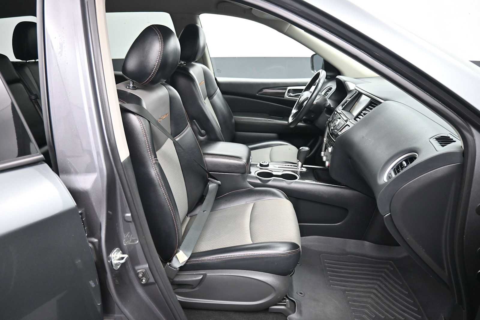Used 2020 Nissan Pathfinder SV w/ Rock Creek Edition AWD/4WD image 25