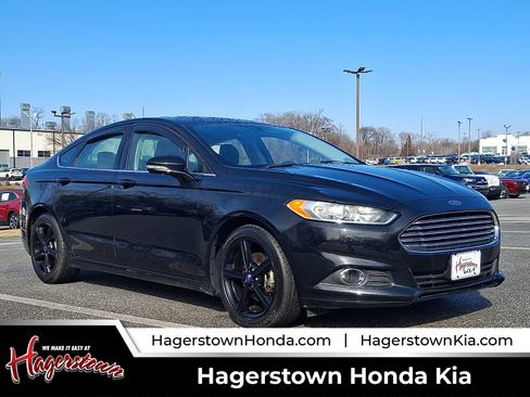Used 2016 Ford Fusion SE w/ Equipment Group 201A image 1