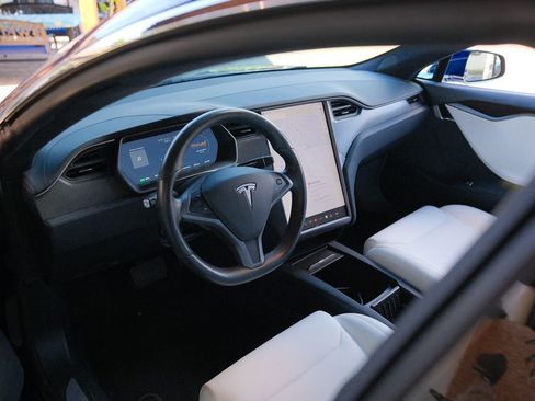 Used 2018 Tesla Model S 75D image 10