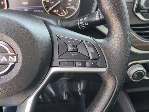 Used 2025 Nissan Altima 2.5 SV FWD image 13