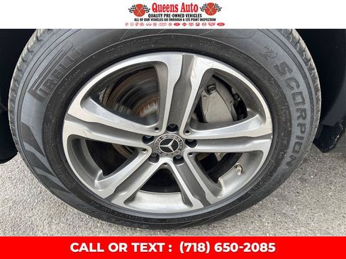 Used 2019 Mercedes-Benz GLC 300 4MATIC w/ Premium Package image 31
