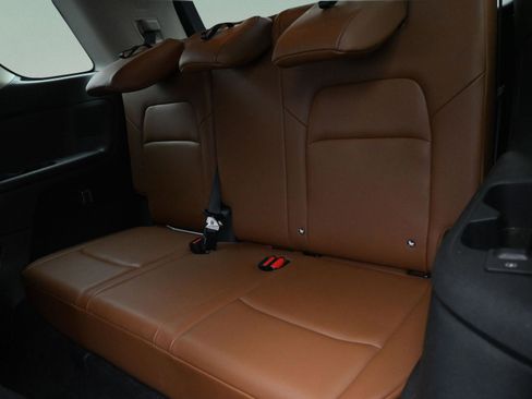 Used 2022 Nissan Pathfinder Platinum w/ Cargo Package FWD image 14
