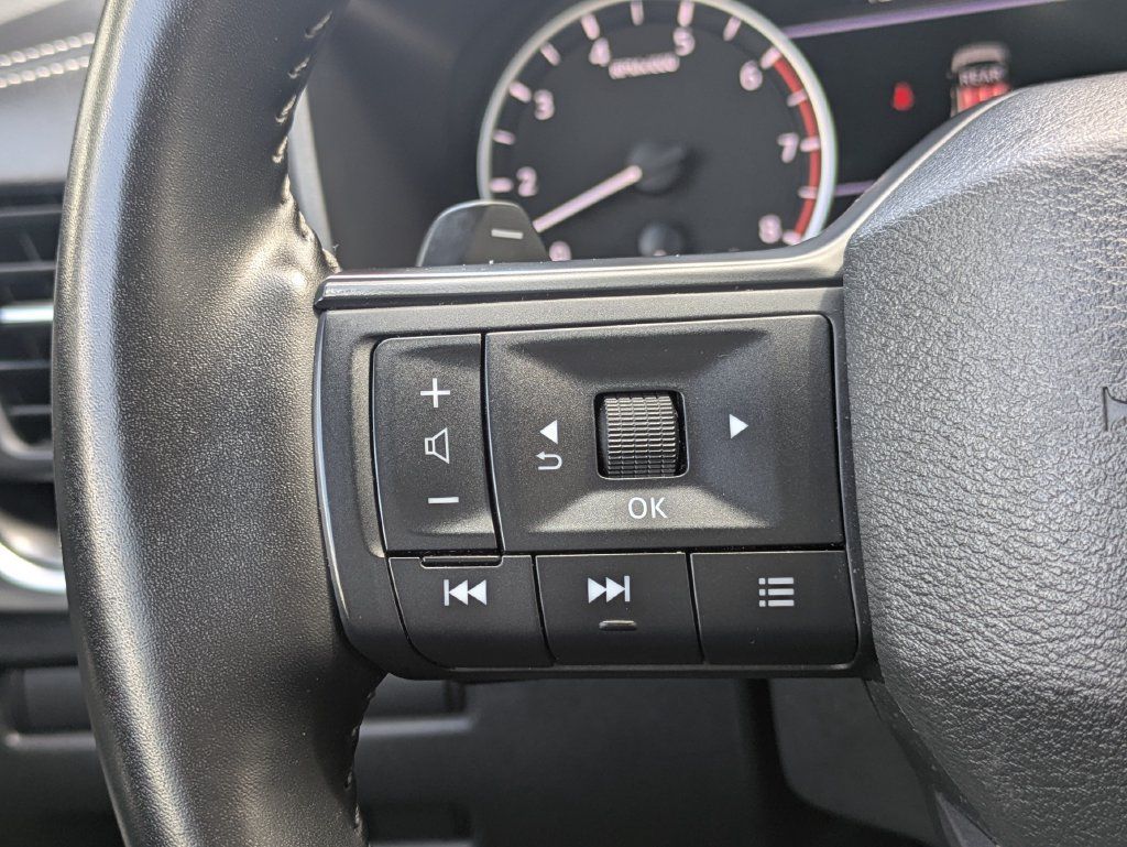 Used 2025 Nissan Rogue SV FWD image 23