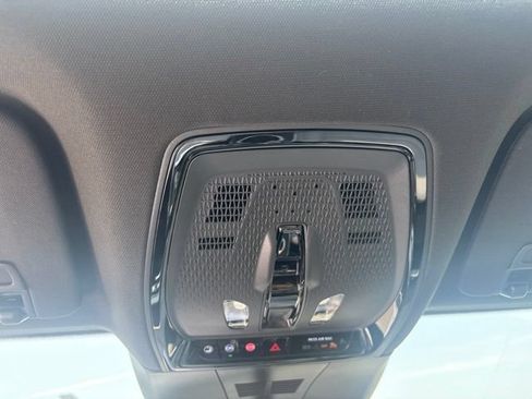 Used 2025 Cadillac Lyriq Sport AWD/4WD image 5