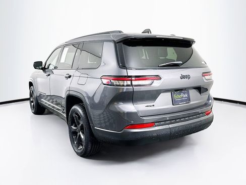 Used 2023 Jeep Grand Cherokee L Laredo image 5