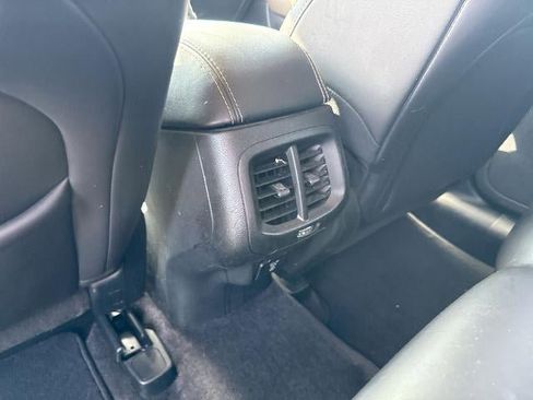 Used 2018 Jeep Cherokee Limited w/ Technology Group image 21