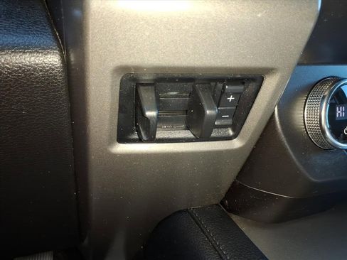 Used 2020 Ford Expedition XLT w/ Equipment Group 202A image 32