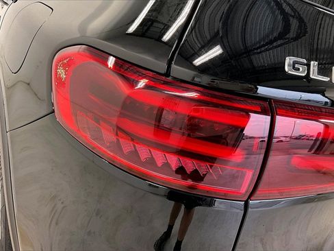 Used 2025 Mercedes-Benz GLB 250 image 28