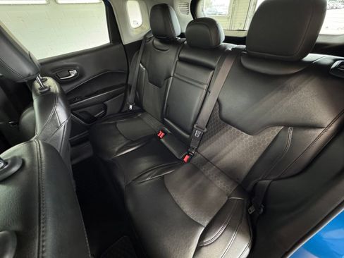 Used 2018 Jeep Compass Latitude w/ Popular Equipment Group AWD/4WD image 22