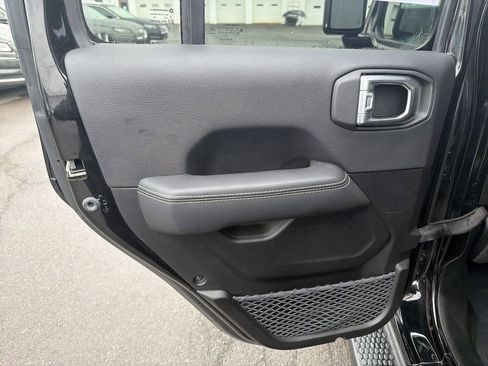 Used 2022 Jeep Wrangler Unlimited Sahara w/ Cold Weather Group AWD/4WD image 13