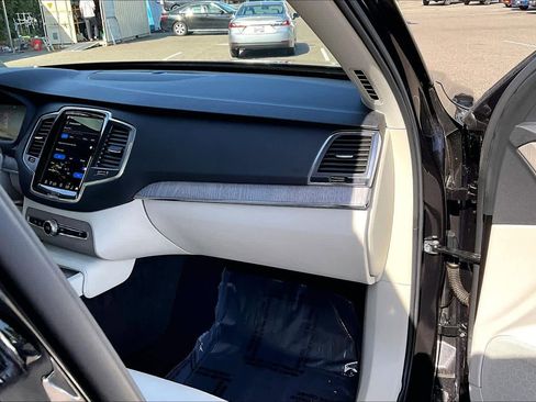 Used 2025 Volvo XC90 T8 Core w/ Climate Package image 18