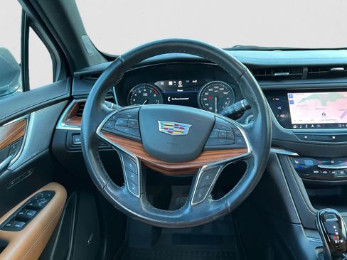 Used 2021 Cadillac XT5 Premium Luxury image 13