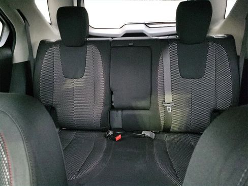 Used 2017 Chevrolet Equinox LT w/ Convenience Package image 14