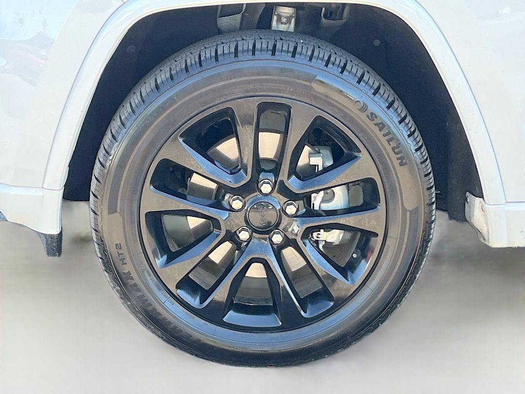 Used 2021 Jeep Grand Cherokee Laredo X AWD/4WD image 33