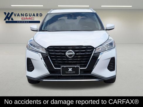 Used 2021 Nissan Kicks SV FWD image 2