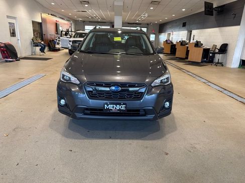 Used 2020 Subaru Crosstrek 2.0i Limited w/ Moonroof Package w/Navigation AWD/4WD image 2