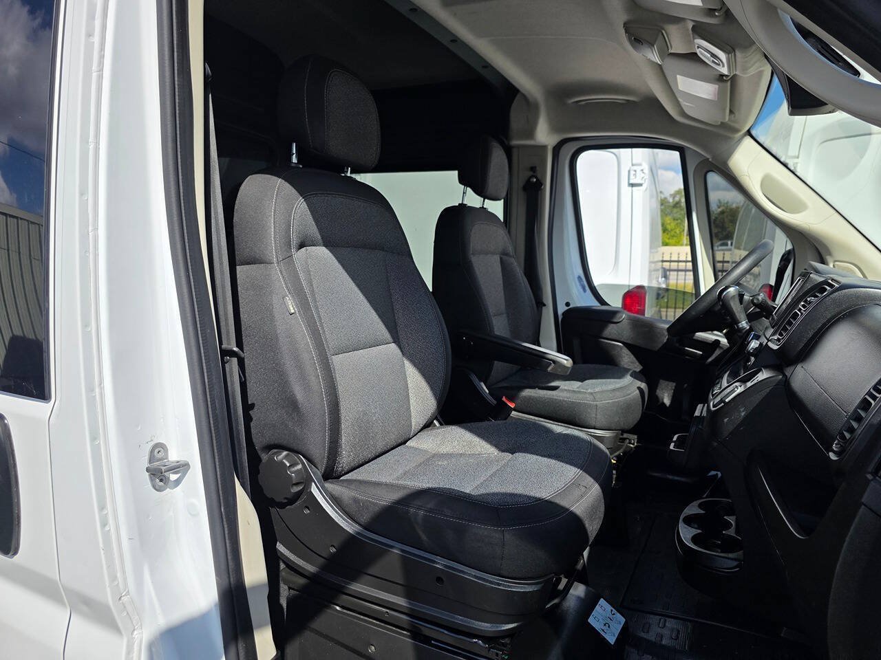 Used 2022 RAM ProMaster 3500 FWD image 9