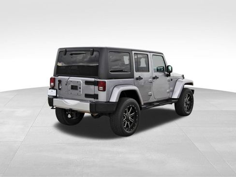 Used 2014 Jeep Wrangler Unlimited Sahara w/ Max Tow Package AWD/4WD image 4