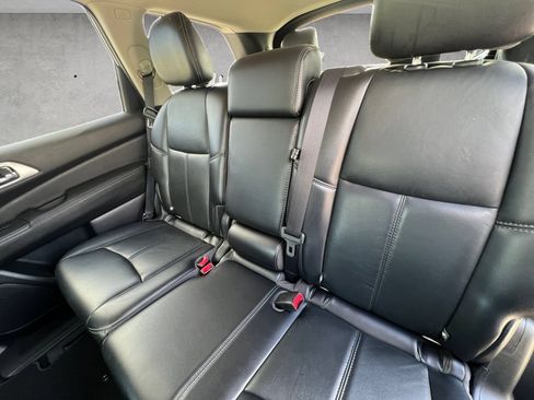 Used 2018 Nissan Pathfinder 4WD image 22