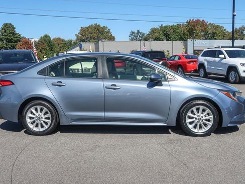 Used 2020 Toyota Corolla LE w/ LE Premium Package image 9