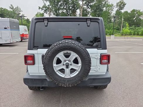 Used 2019 Jeep Wrangler Unlimited Sport S AWD/4WD image 4
