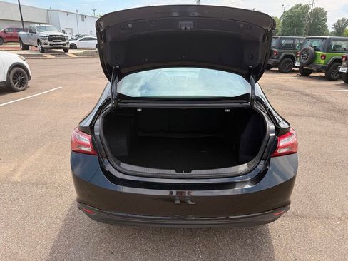 Used 2021 Chevrolet Malibu LT FWD image 27