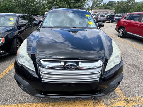 Used 2014 Subaru Outback 2.5i Premium AWD/4WD image 4