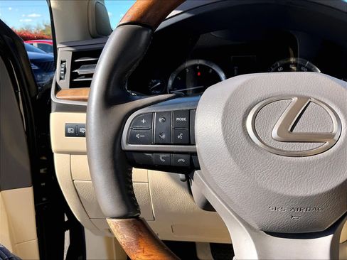 Used 2020 Lexus LX 570 4WD w/ Luxury Package image 20