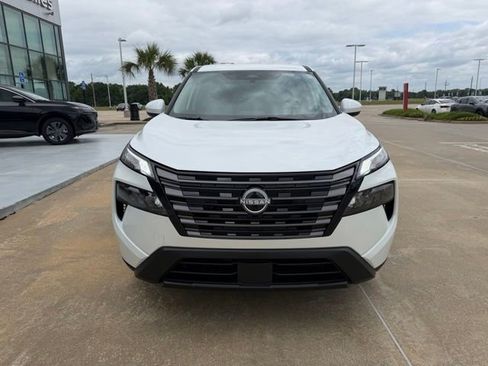New 2026 Nissan Rogue SV FWD image 9