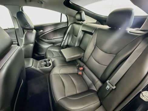 Used 2018 Chevrolet Volt Premier w/ Driver Confidence Package FWD image 27
