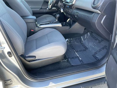 Used 2022 Toyota Tacoma SR5 image 33