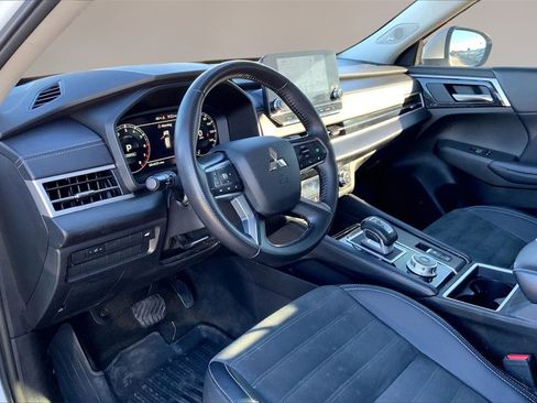 Used 2024 Mitsubishi Outlander SE image 14
