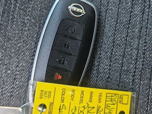 Used 2023 Nissan Rogue SV image 33