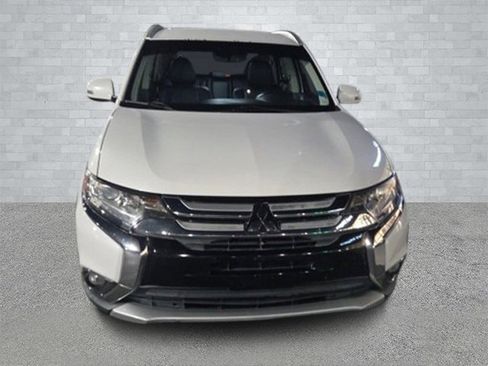 Used 2017 Mitsubishi Outlander SEL image 5