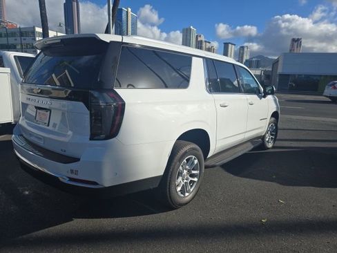 New 2025 Chevrolet Suburban LT w/ Advanced Technology Package image 3