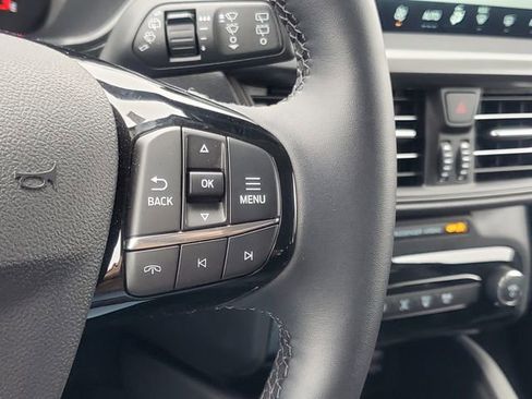 Used 2025 Ford Escape SE FWD image 18