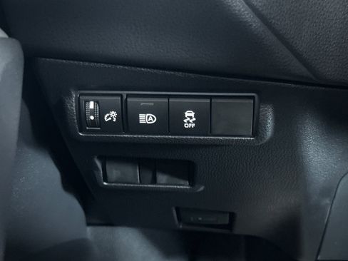 Certified 2026 Toyota Corolla Cross LE image 32