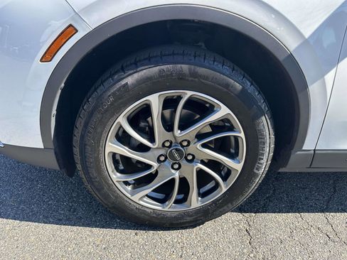 Used 2022 Lincoln Corsair Standard w/ Equipment Group 101A image 6