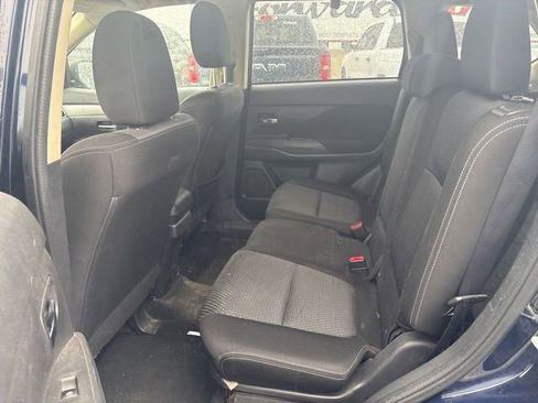 Used 2017 Mitsubishi Outlander ES AWD/4WD image 14