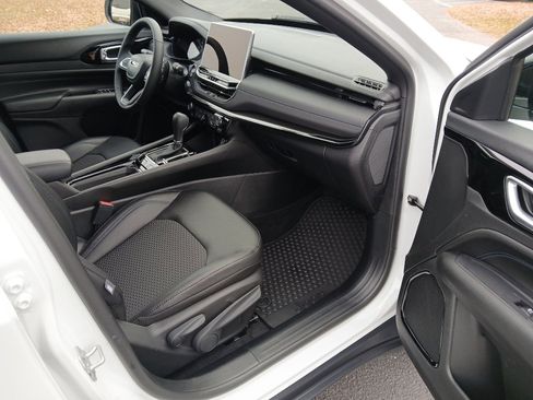 New 2026 Jeep Compass Latitude image 34