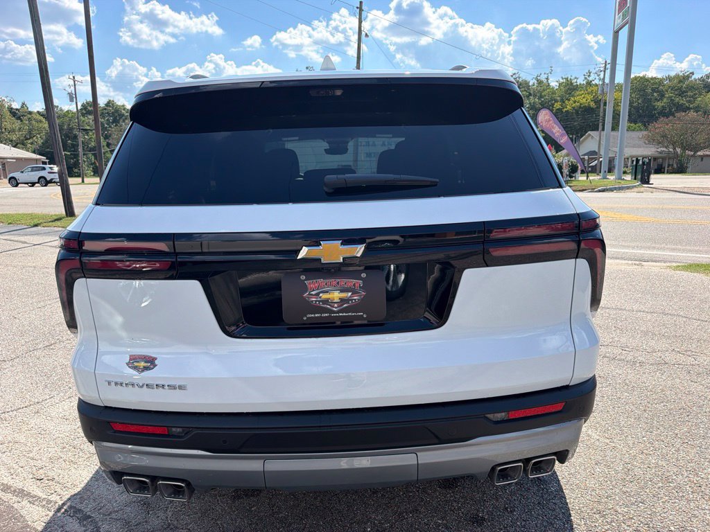 New 2027 Chevrolet Traverse LT w/ Driver Confidence Package FWD image 6