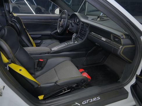 Used 2019 Porsche 911 GT3 RS RWD image 34