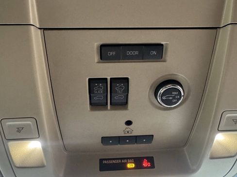 Used 2017 Chevrolet Suburban Premier image 44