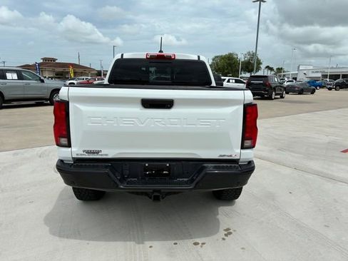 Used 2024 Chevrolet Colorado ZR2 w/ Safety Package AWD/4WD image 4