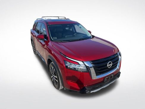 Certified 2024 Nissan Pathfinder Platinum image 39